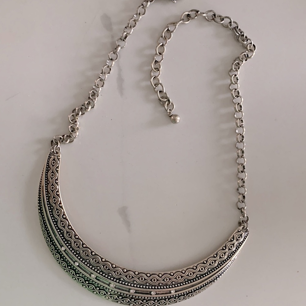 Chico’s Silver Collar Necklace